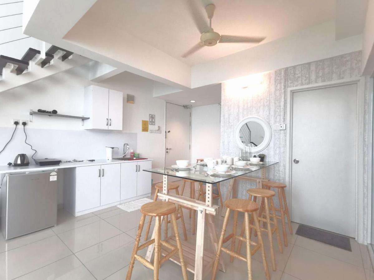 Maritime Suites Holiday Rental George Town Buitenkant foto