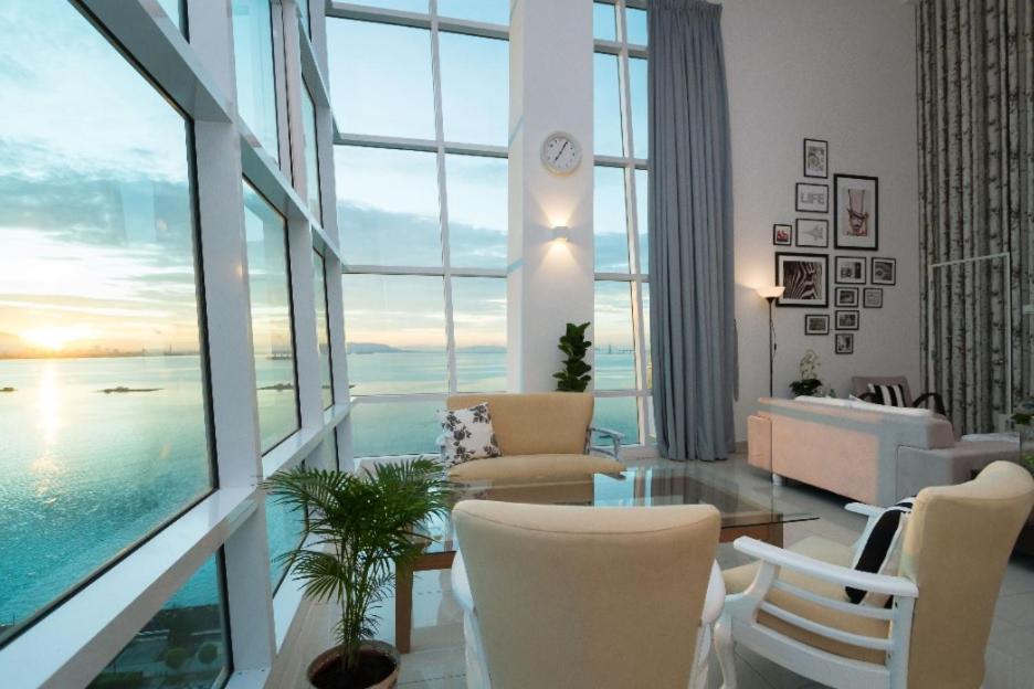 Maritime Suites Holiday Rental George Town Buitenkant foto